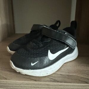 Nike Revolution Toddler 6C